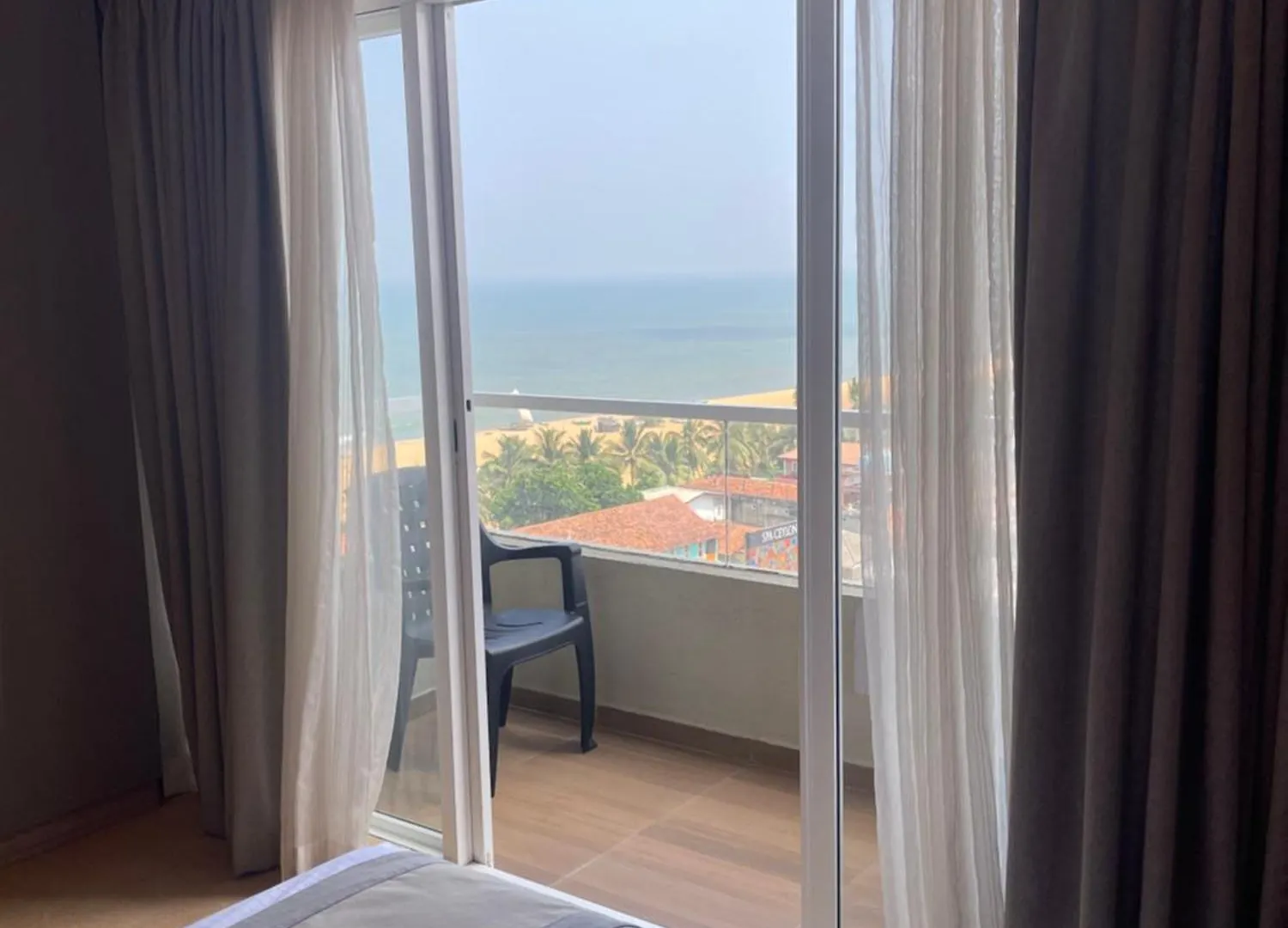 Ocean Breeze Sea View Luxury Apartments Negombo