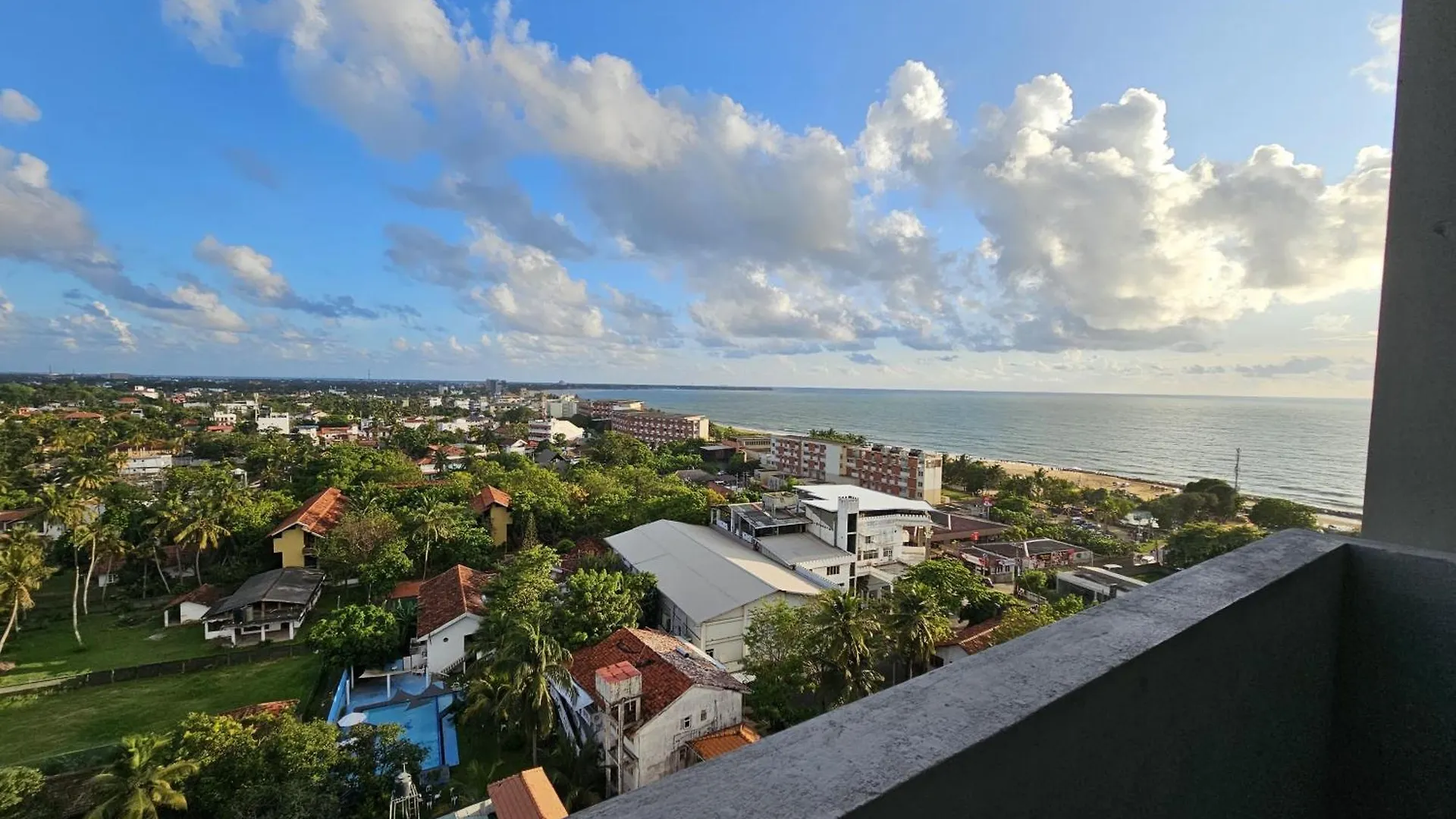 Ocean Breeze Sea View Luxury Apartments Negombo