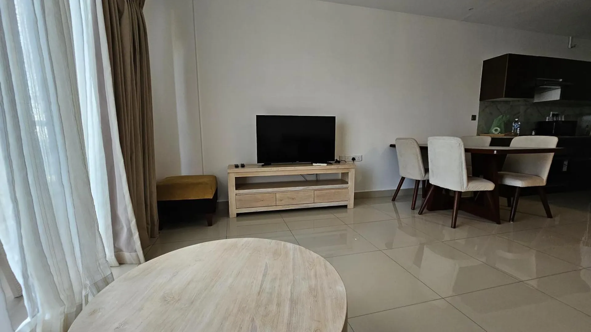 Ocean Breeze Sea View Luxury Apartments Negombo 0*,  Sri Lanka