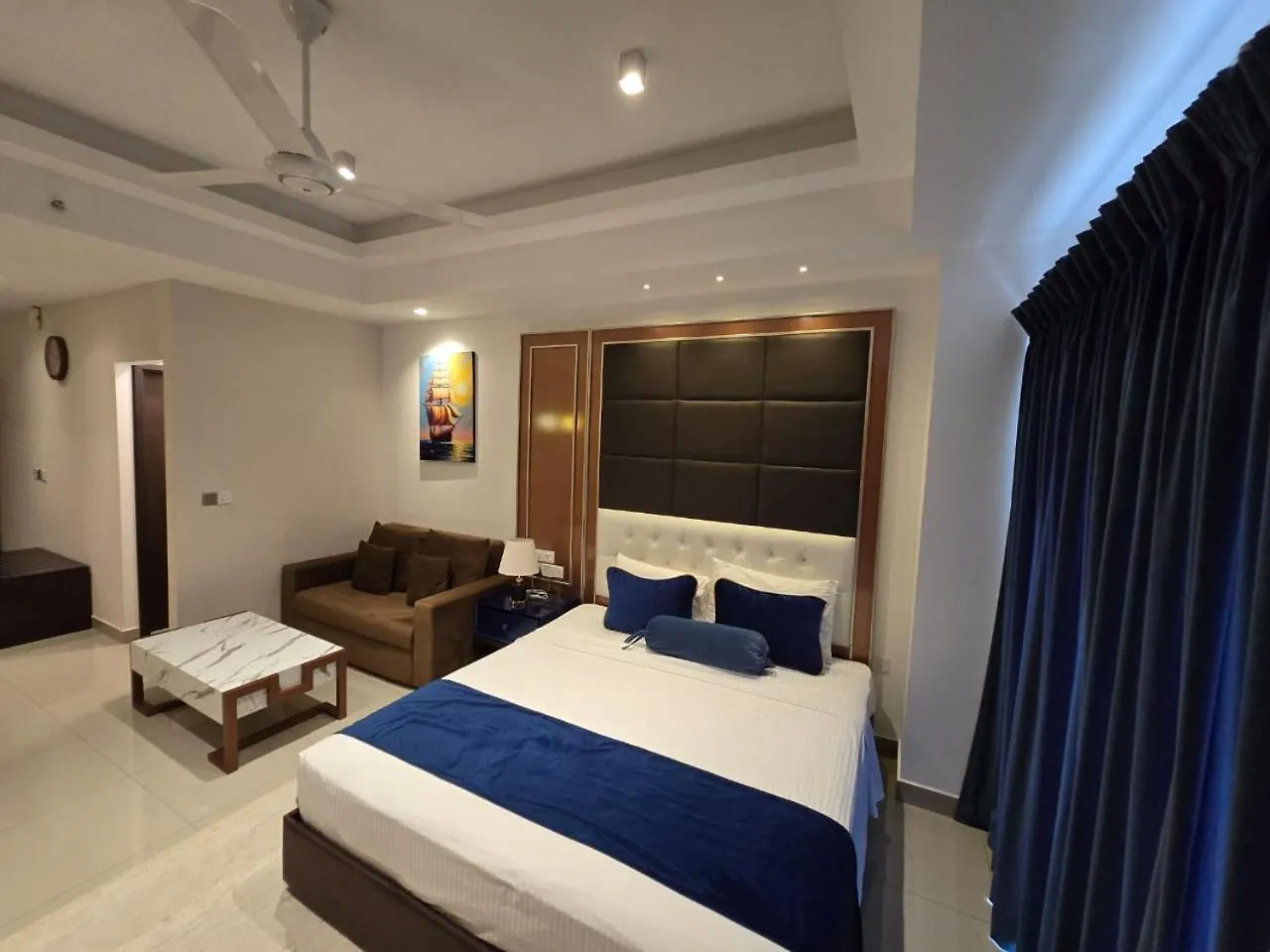 Ocean Breeze Sea View Luxury Apartments Negombo 0*,  Sri Lanka
