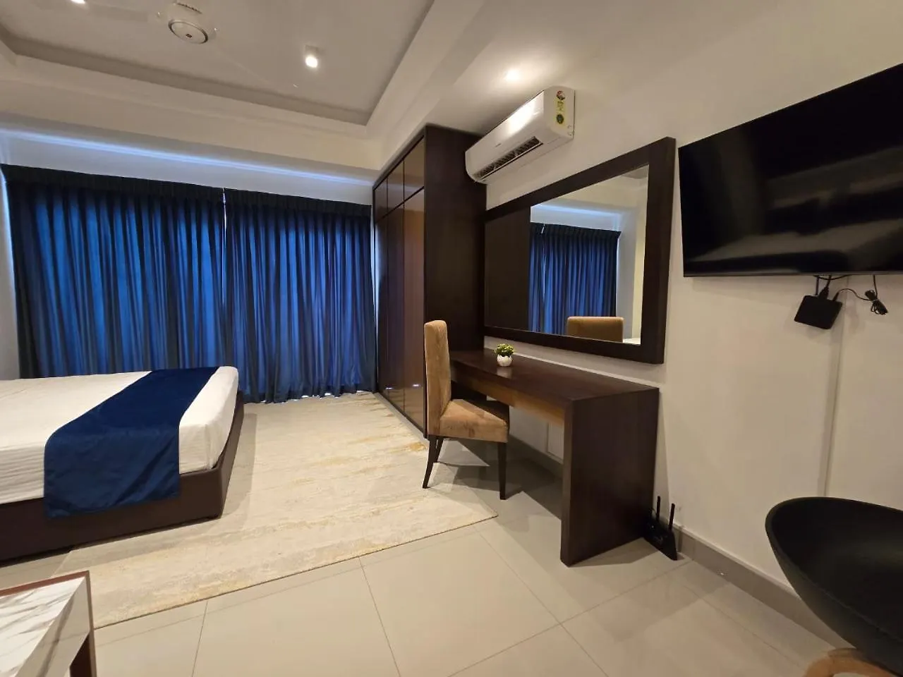 Ocean Breeze Sea View Luxury Apartments Negombo Sri Lanka