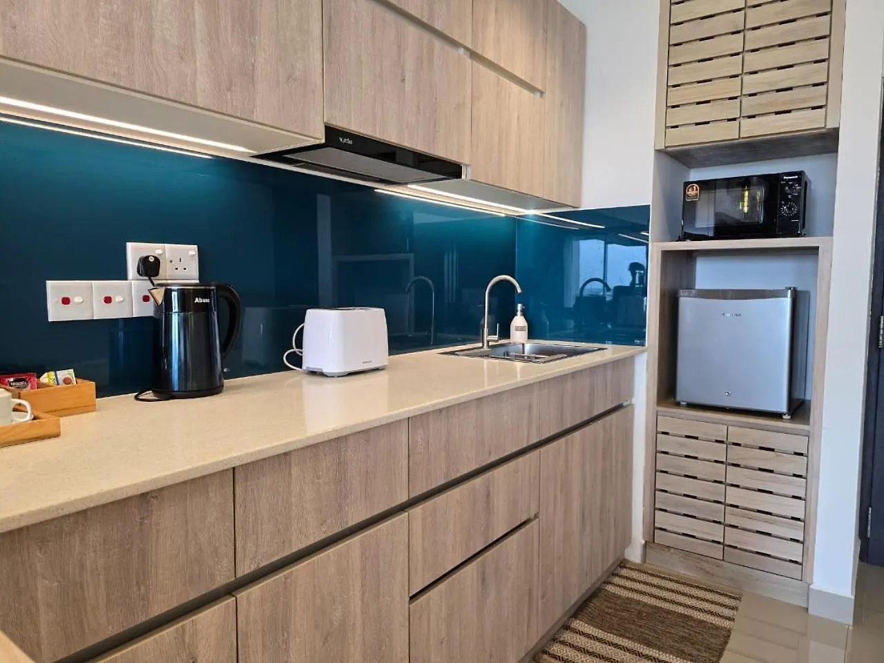Ocean Breeze Sea View Luxury Apartments Negombo