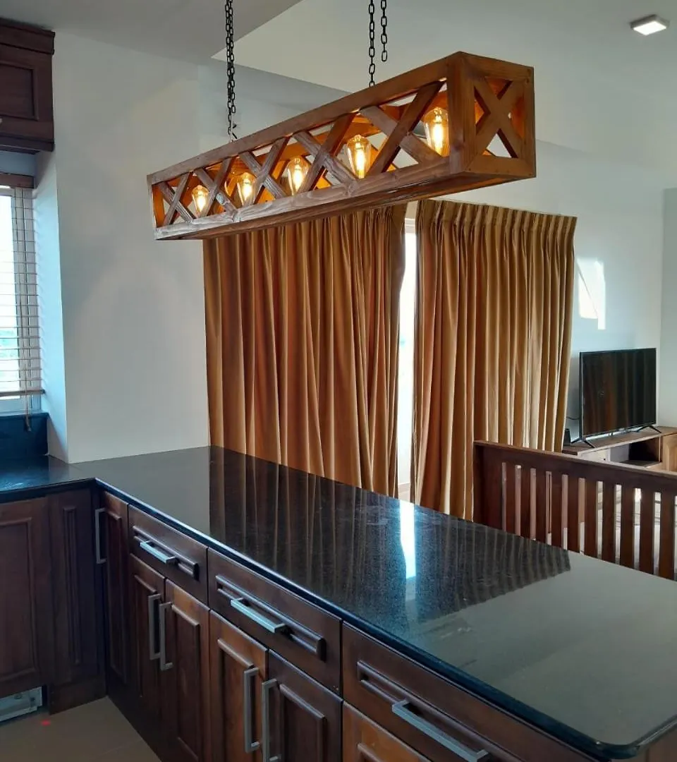 Ocean Breeze Sea View Luxury Apartments Negombo