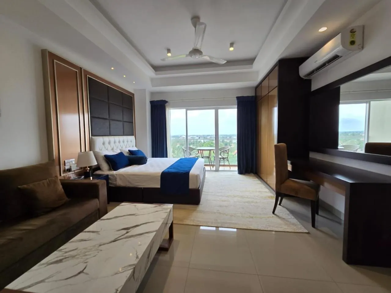 Ocean Breeze Sea View Luxury Apartments Negombo 0*,  Sri Lanka